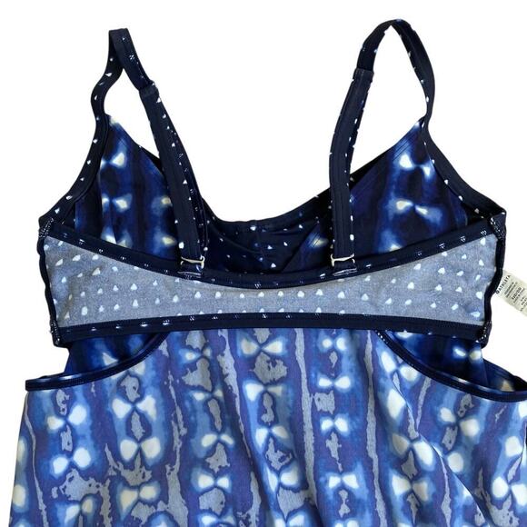 Athleta 32D/DD Mashiko Side Scrunch Blouson Tankini or Swim Dress Tie Dye Bue - Picture 12 of 16